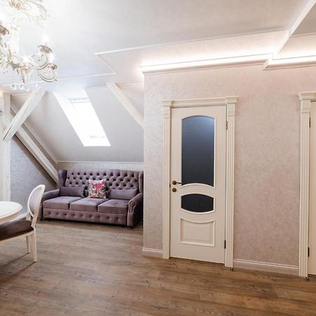 Vip Apartment On Duhnovicha Street .Free Parking. Ужгород Экстерьер фото